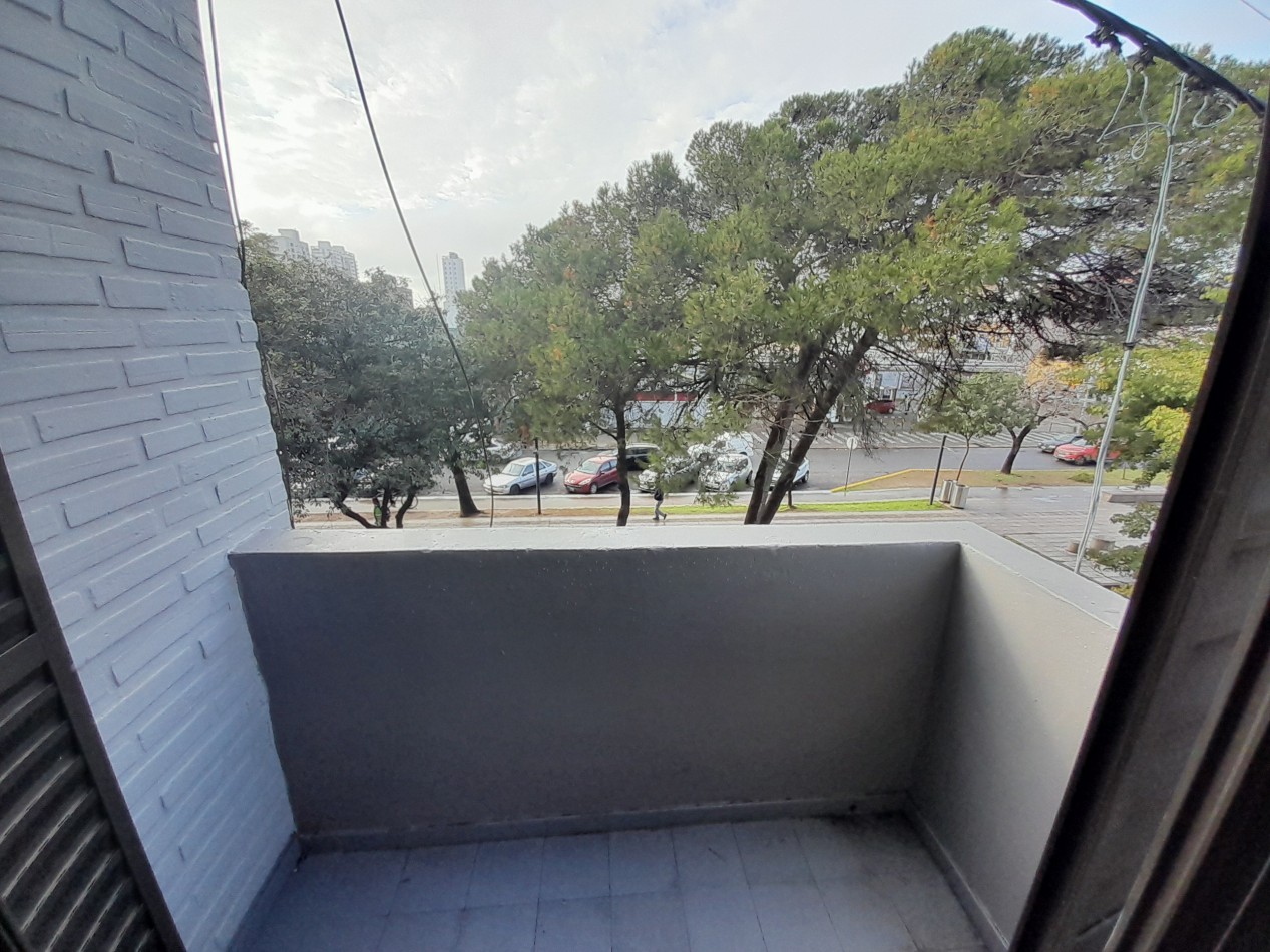 ALQUILER - DEPARTAMENTO CENTRICO