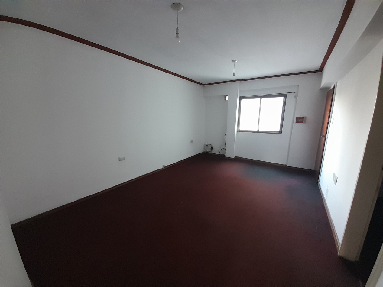 ALQUILER - DEPARTAMENTO CENTRICO