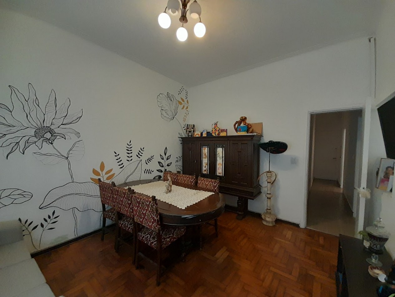 CASA CENTRICA CON 3 DORMITORIOS