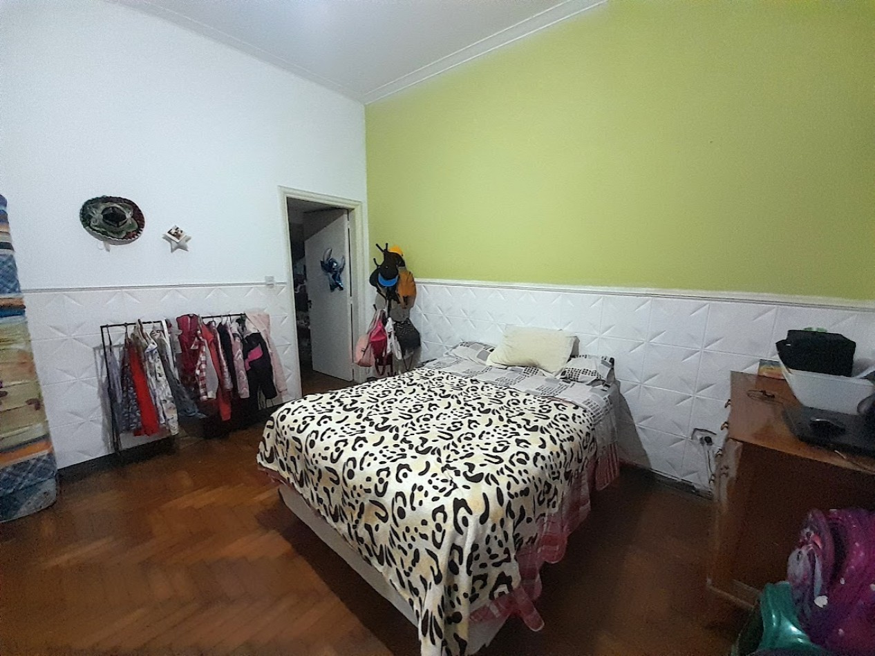 CASA CENTRICA CON 3 DORMITORIOS