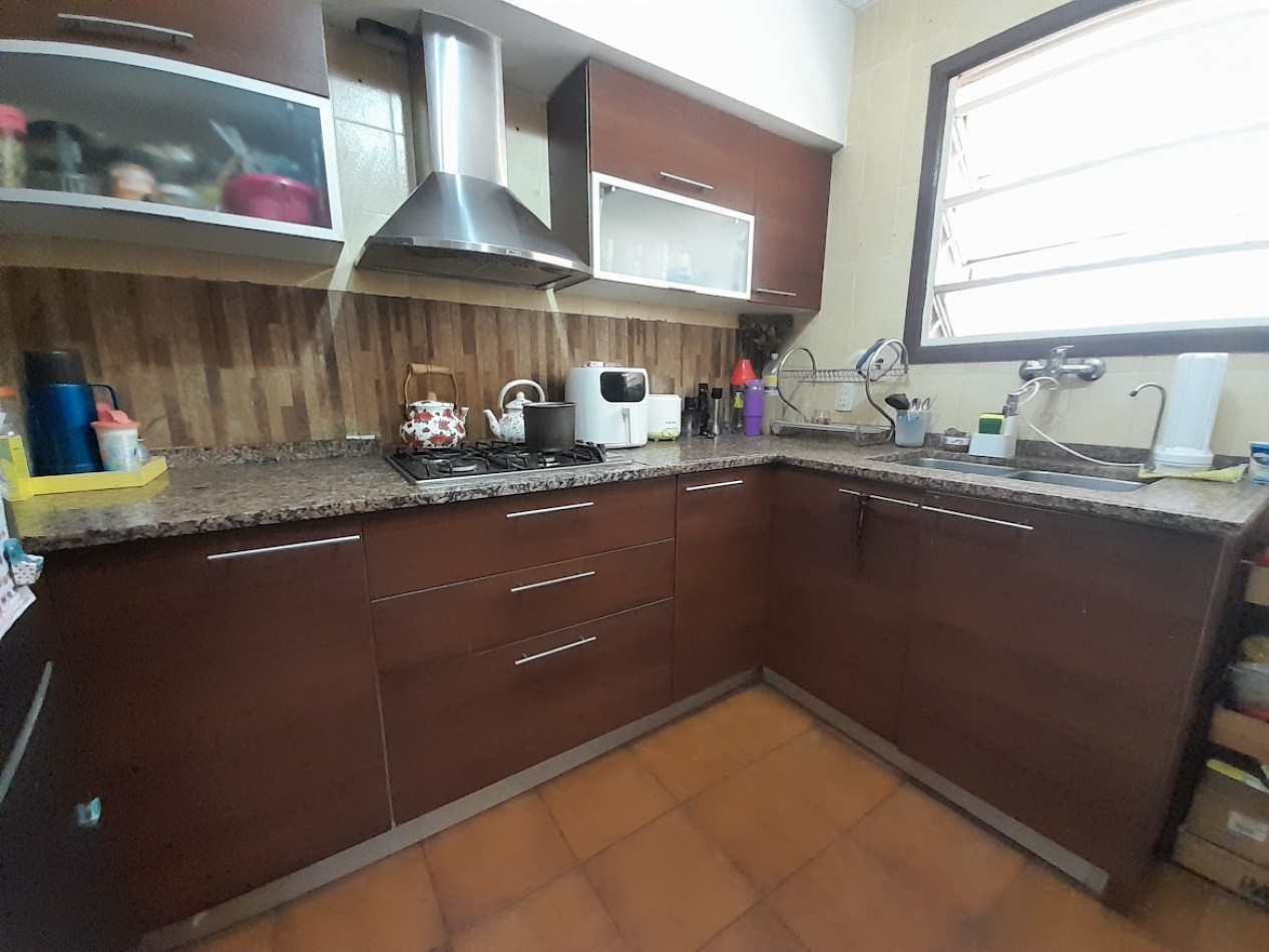 CASA CENTRICA CON 3 DORMITORIOS