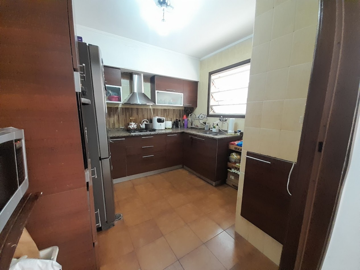CASA CENTRICA CON 3 DORMITORIOS