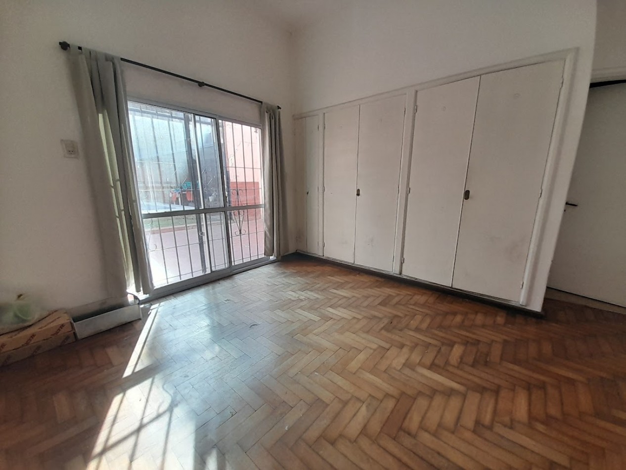 CASA CENTRICA CON 3 DORMITORIOS