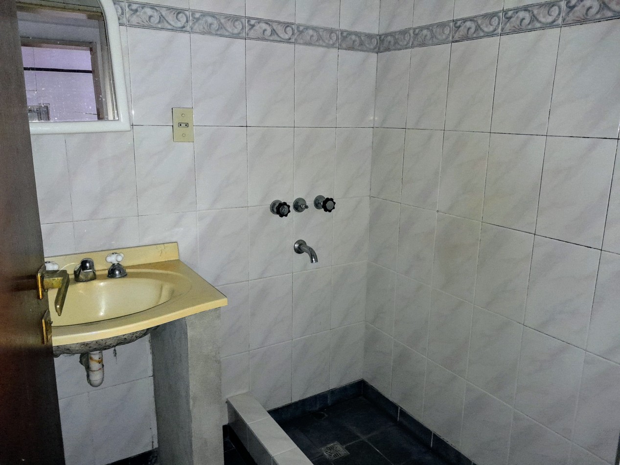 DEPARTAMENTO 2 DORMITORIOS SOBRE AVENIDA