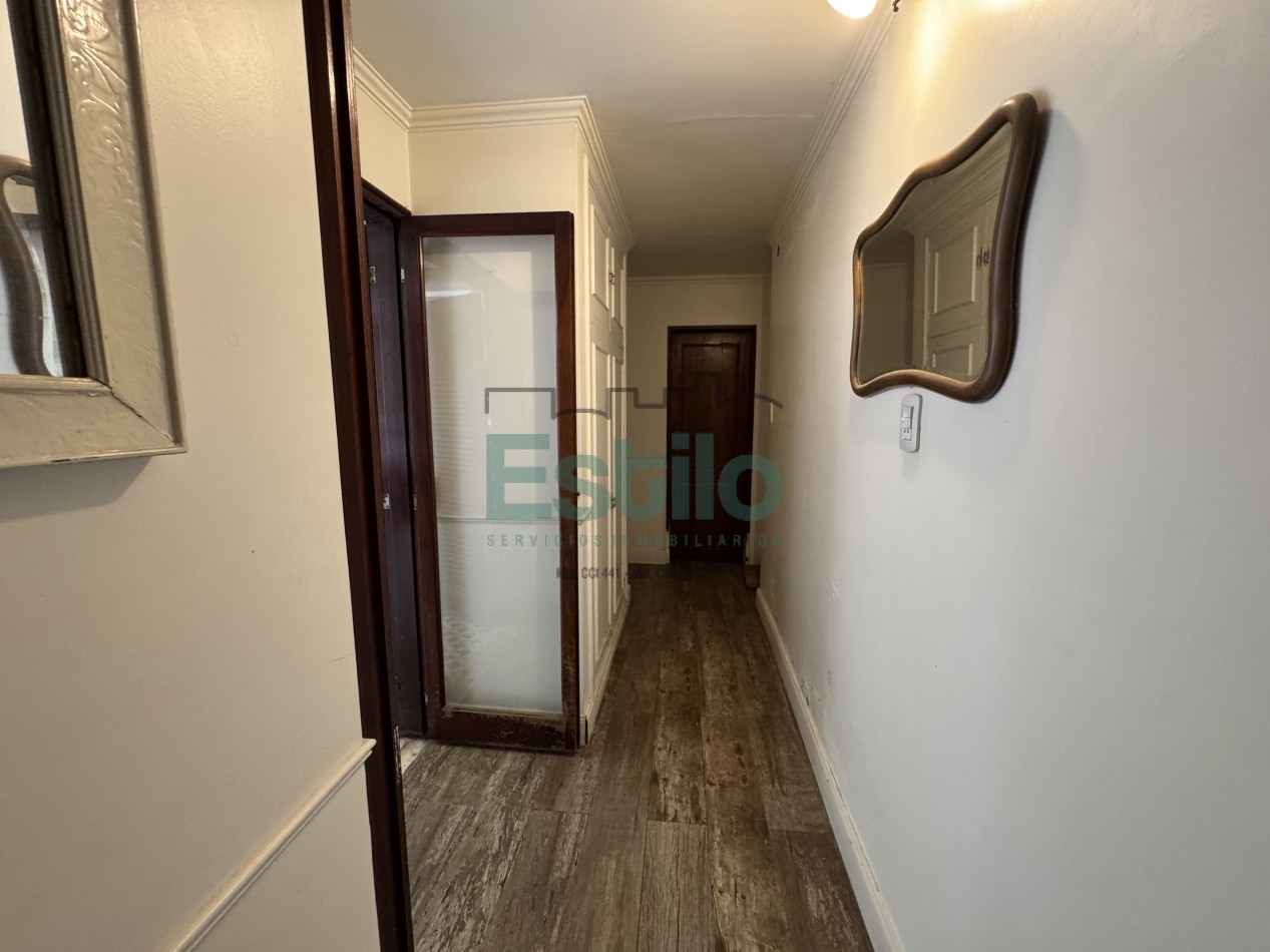 CASA CENTRICA CON LOCAL COMERCIAL