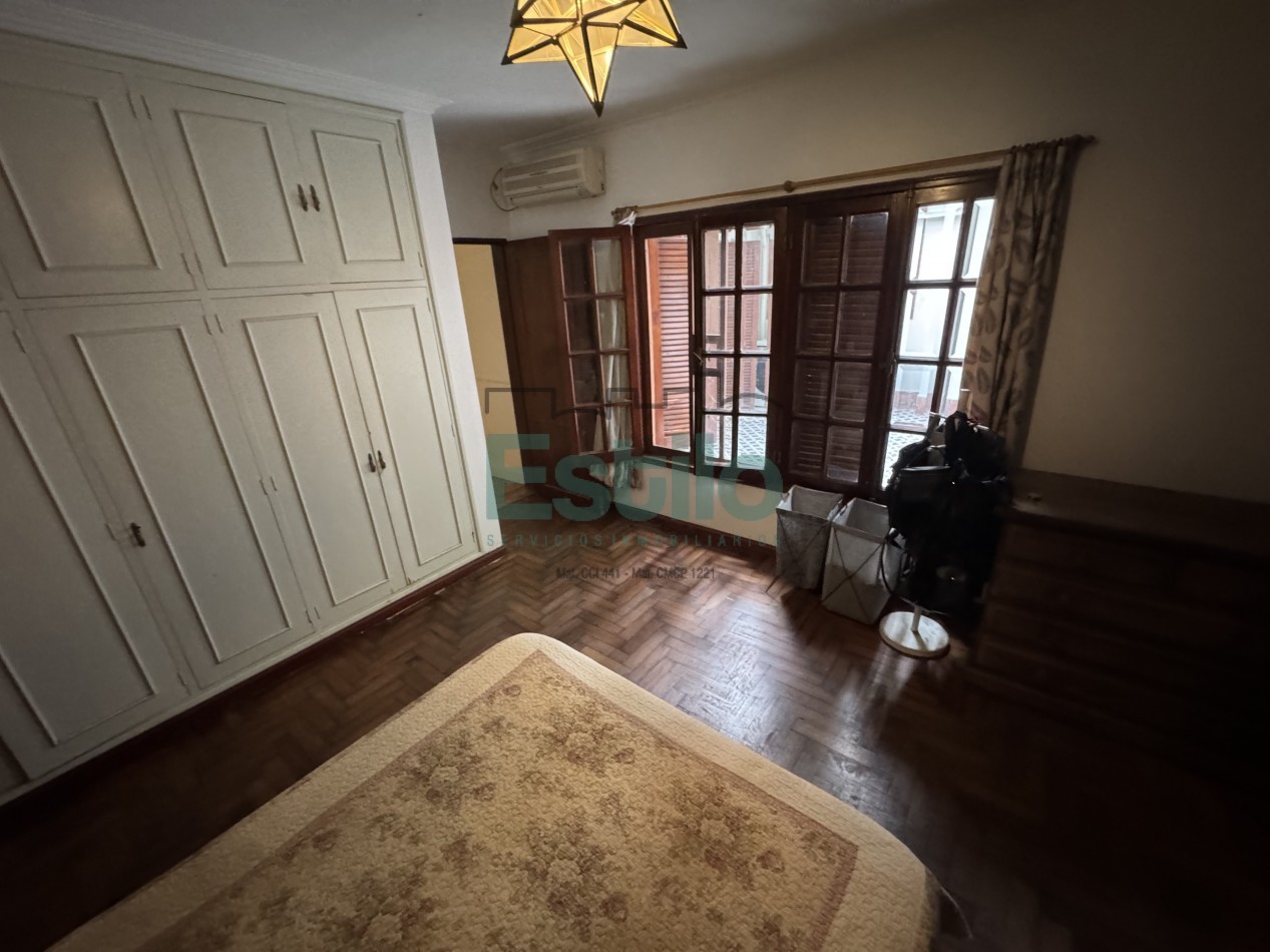 CASA CENTRICA CON LOCAL COMERCIAL