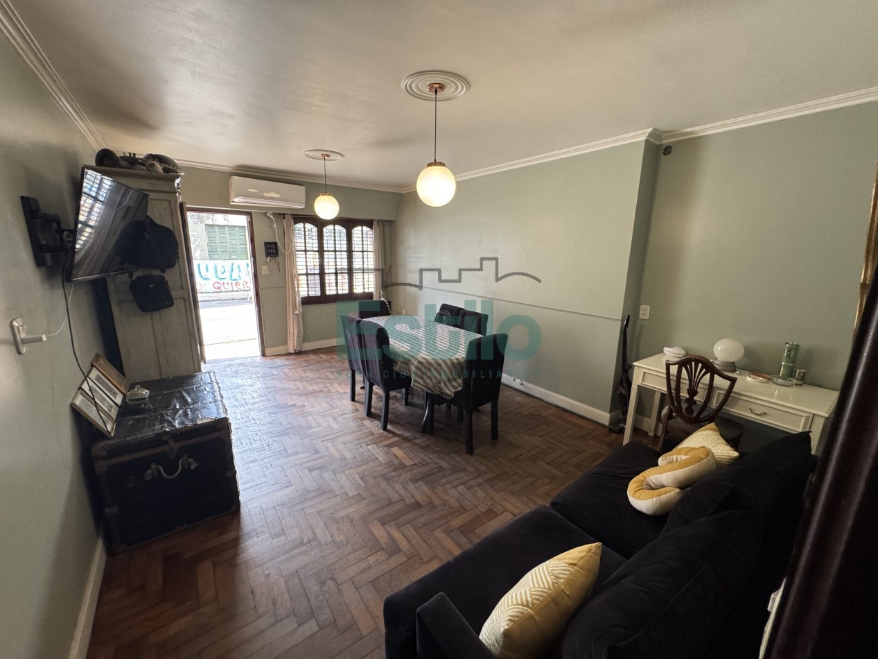 CASA CENTRICA CON LOCAL COMERCIAL