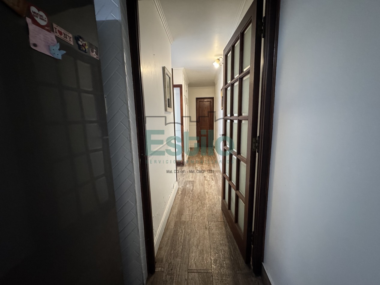 CASA CENTRICA CON LOCAL COMERCIAL